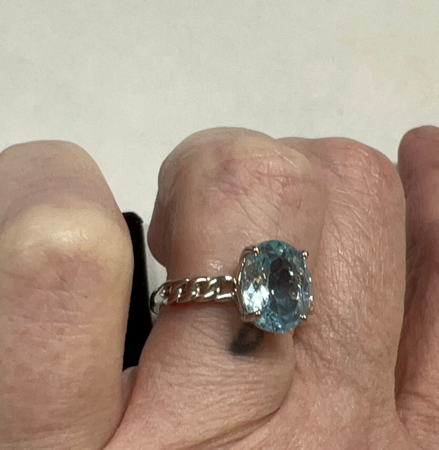 Blue topaz ring .925